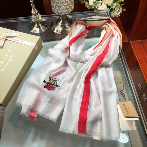 BURBERRY scarf - Picture 5 of 8